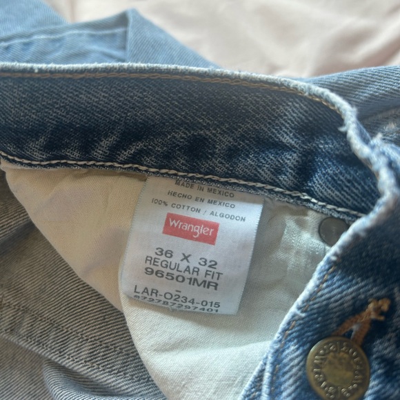 Wrangler jeans size 36x32 - Picture 3 of 3